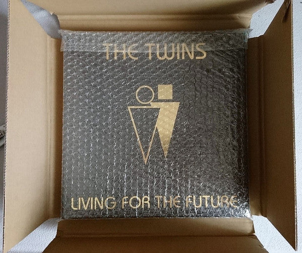 The Twins – Living For The Future (Vinyl, 7", 45 RPM, Single, Album, Digisleeve, LP, Gold , Limited Edition, Numbered, 500 pieces, handsigned, 2018) – photo 2